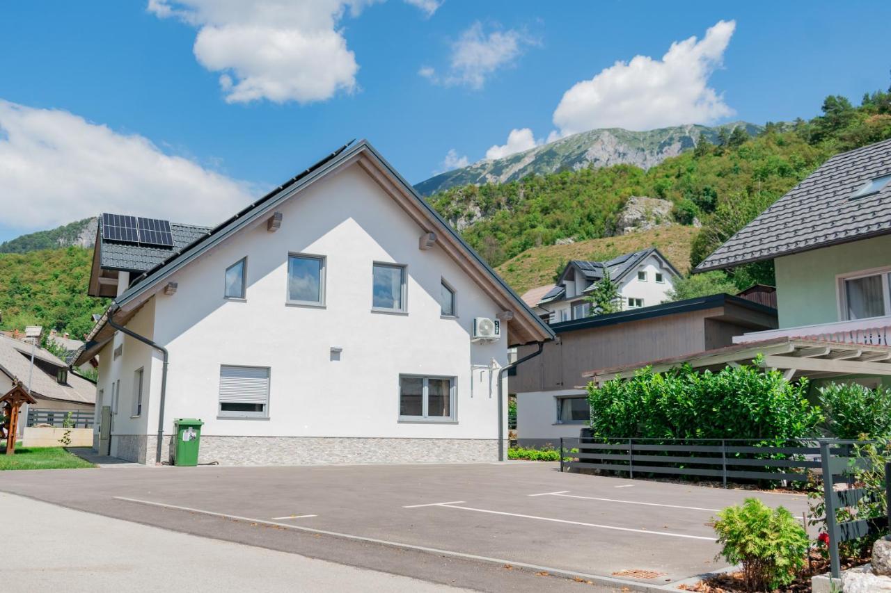 Prima Countryside Apartments Zirovnica Eksteriør bilde