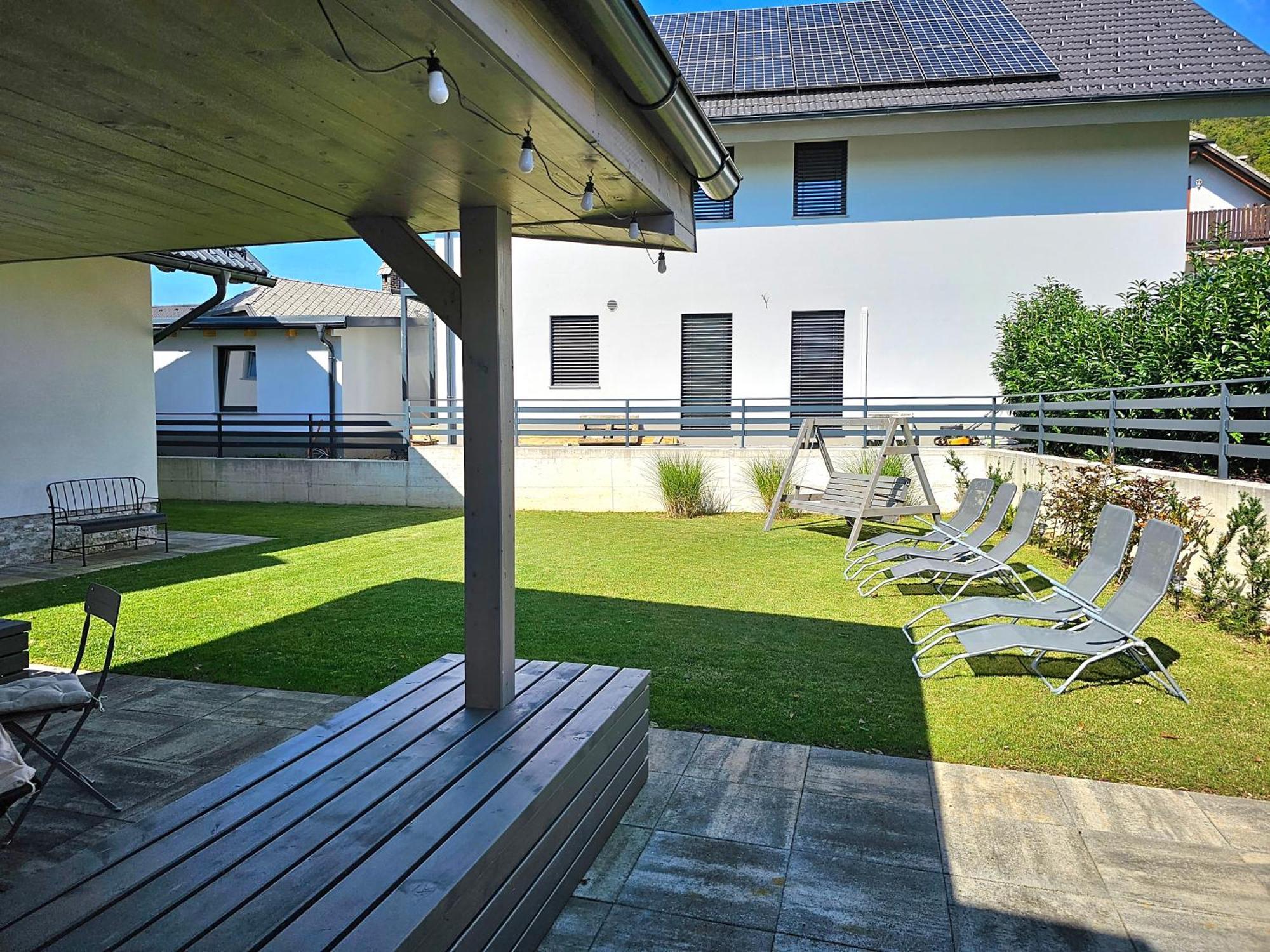 Prima Countryside Apartments Zirovnica Eksteriør bilde